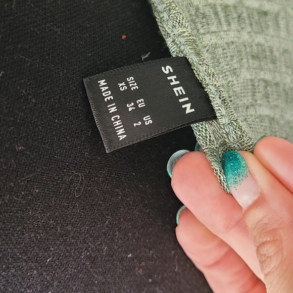 Swimsuit coverup - Picture 5 of 5